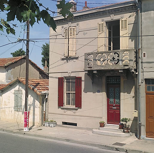Maison, 51 avenue Anatole France : type A1 caractère éclectique à tendance traditionnelle.