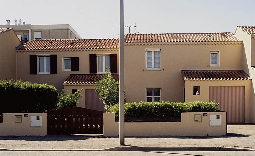 Maisons, 20A et 20B rue Ambroise Croizat : type C2 caractère régionaliste à tendance provençale.