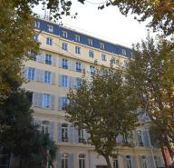 hôtel de voyageurs dit Hôtel Steimel puis Hôtel d'Albion puis Hôtel Ellington, actuellement Hôtel Apollinaire