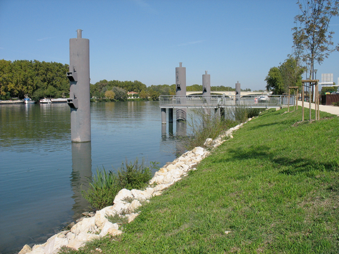 port, halte fluviale dite port de tourisme