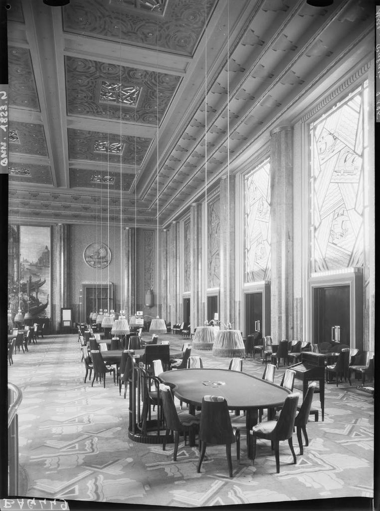 casino dit Palais de la Méditerranée, actuellement casino et hôtel de voyageurs dits Palais de la Méditerranée