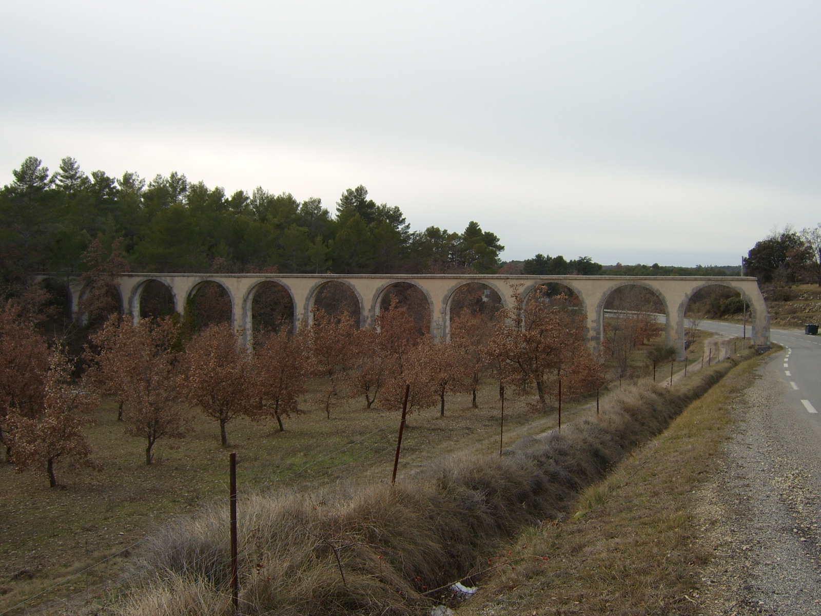 aqueduc dit aussi conduite des Fontaines, galerie de Montbrien, aqueduc des piliers, aujourd'hui aqueduc du Naï