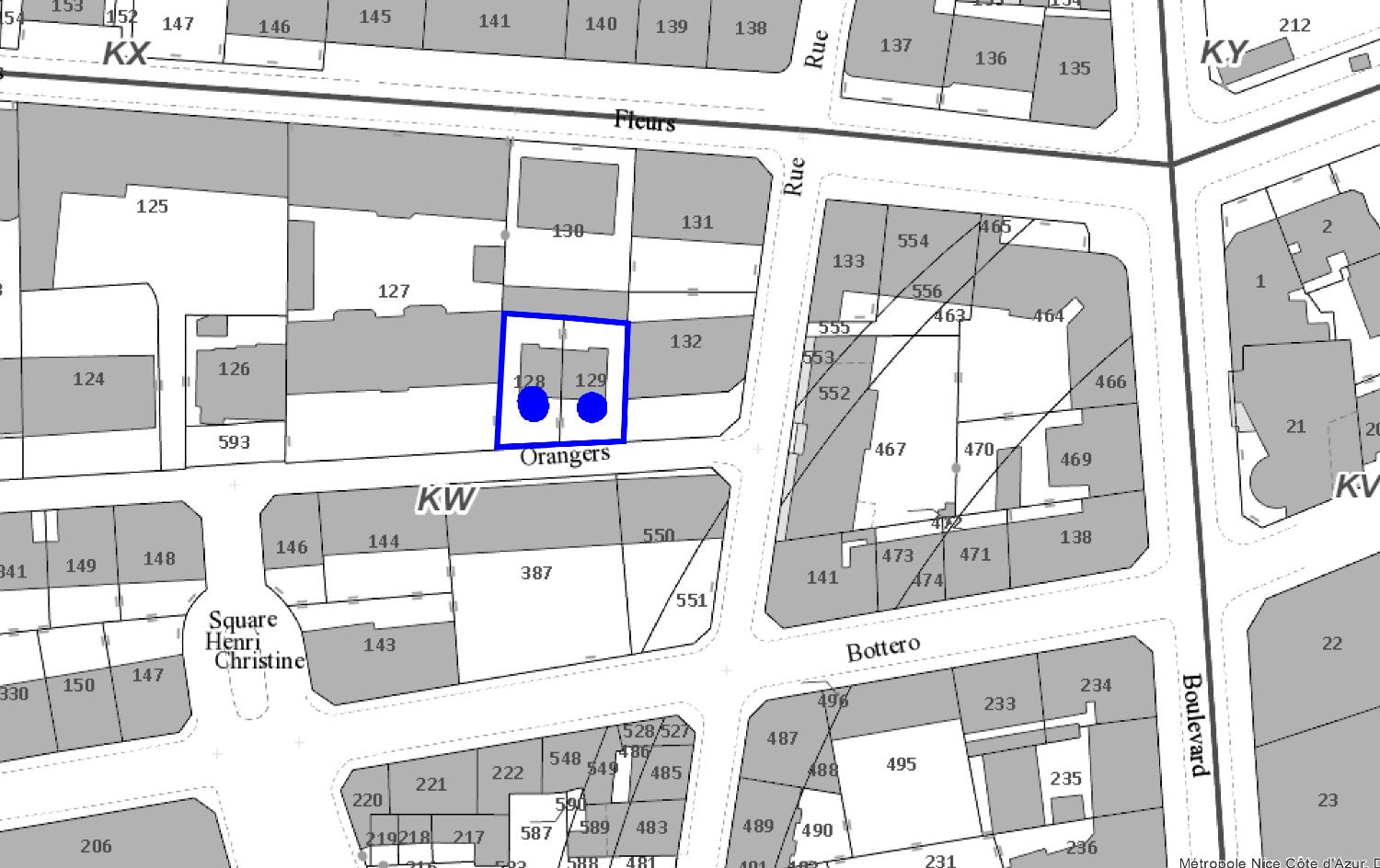 Deux maisons de villégiature jumelées (villas balnéaires) dites Villa Printemps et Villa Gabrielle (cette dernière devenue par la suite Villa Nika puis Villa Emeraude), actuellement toutes deux centre d'action sociale sous le nom de "Accueil Simone Riff"