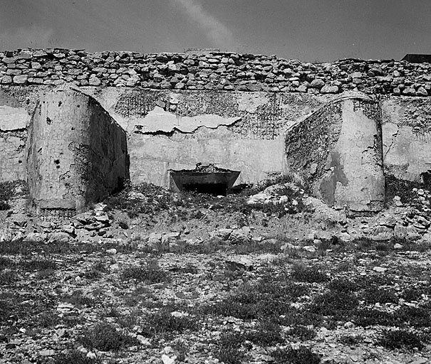 Bloc 8. Vue rapprochée de l'embrasure de la troisième pièce.