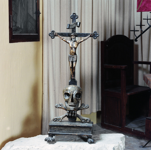 croix d'autel, statue : Christ en croix (n° 1)
