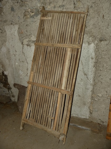 claie pour sécher les pruneaux