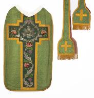 ensemble de vêtements liturgiques : chasuble, étole, manipule (ornement vert)