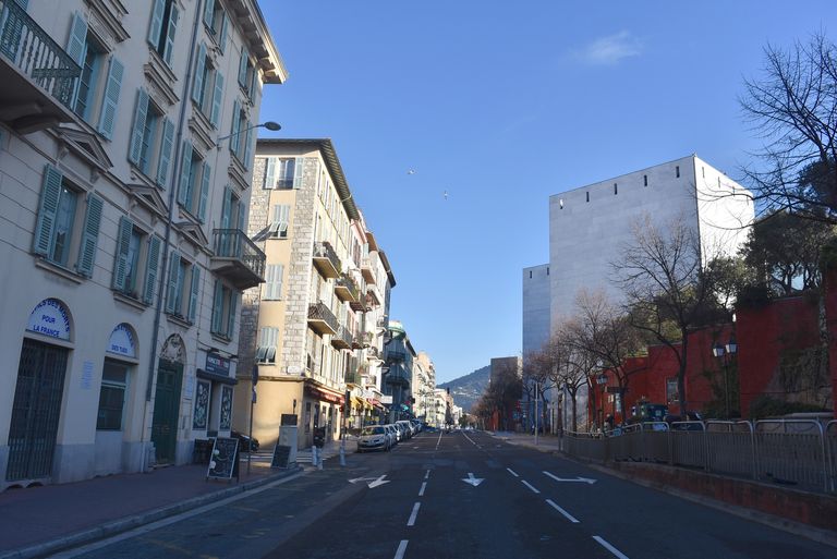 quai Saint-Jean-Baptiste, promenade des bords du Paillon, actuellement avenues Félix-Faure et Saint-Jean-Baptiste.