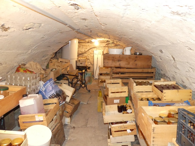 Etage de soubassement, cellier. Vue de volume prise du sud.