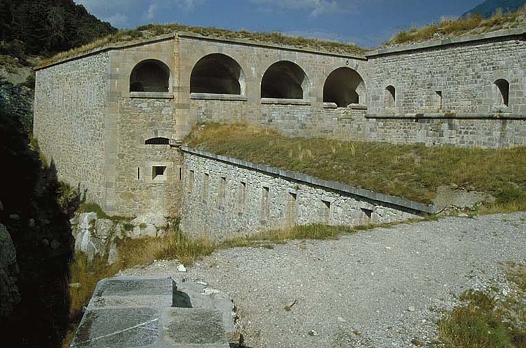 Bastion 2, batterie casemate, courtine 2-3, tour réduit.