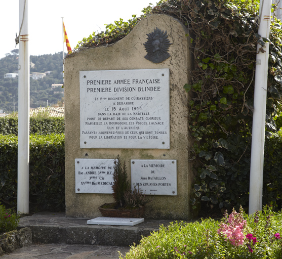 Monument commémoratif du débarquement du 2ème Régiment de Cuirassiers, le 15 août 1944