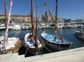 Le quai des pêcheurs dans le port de Saint-Raphaël. Emplacements réservés aux pointus traditionnels.