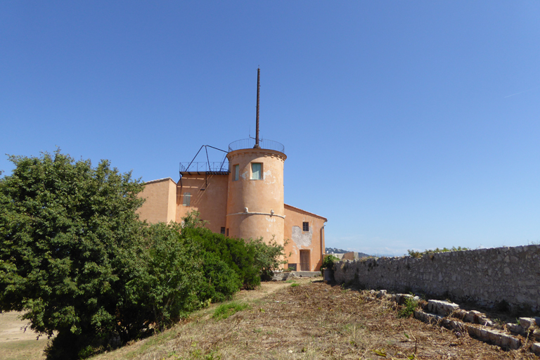 Sémaphore de l'ile Sainte-Marguerite, actuel musée de la mer.