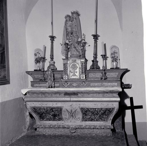 ensemble de l'autel de la Vierge (autel, 2 gradins d'autel, tabernacle)