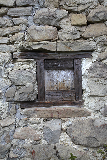 Eclairage par un jour (bergerie de la Baragna, Beauvezer).