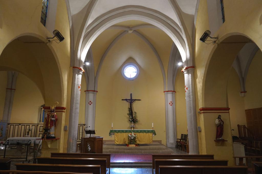 Vue intérieure du choeur.