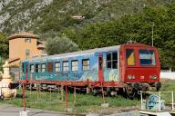 Matériel de transport ferroviaire : autorail X 2215 appartenant à la série des X 2200