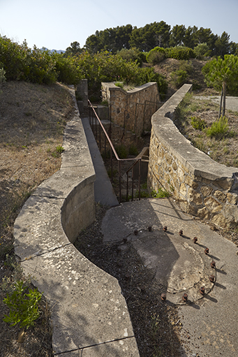 Batterie annexe de 95mm, courette et escalier d'accès au chemin couvert, emplacement de tir de 95mm.