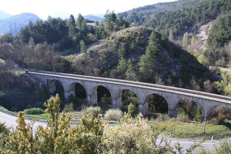 viaduc ferroviaire de Moriez