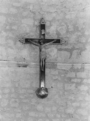 Croix : Christ en croix