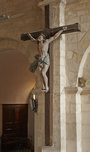 Statue (grandeur nature) : Christ en croix