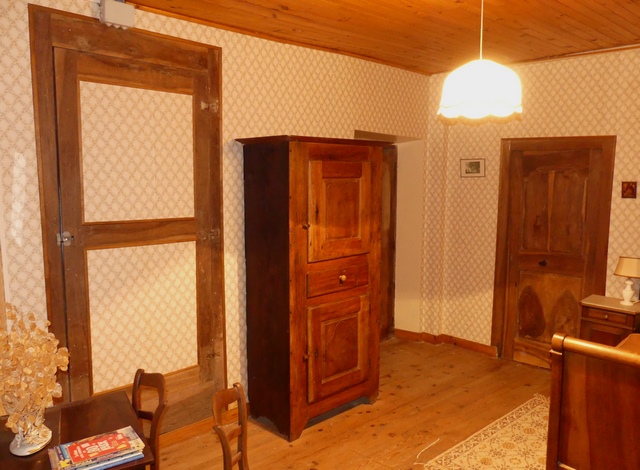 Partie nord. Premier étage, chambre sud-ouest. Vue de volume prise du sud-ouest.