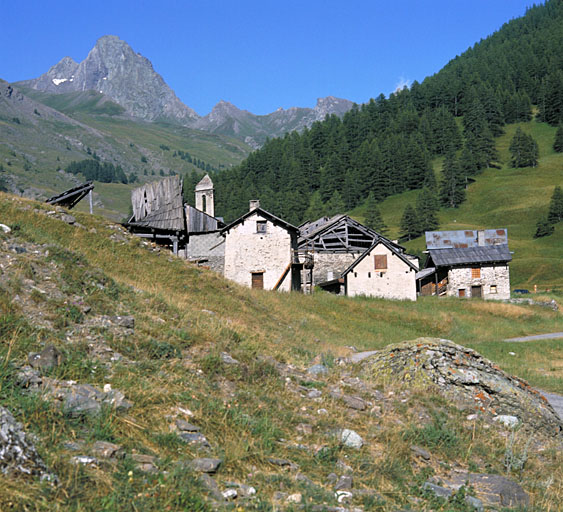 Entrée ouest du hameau.