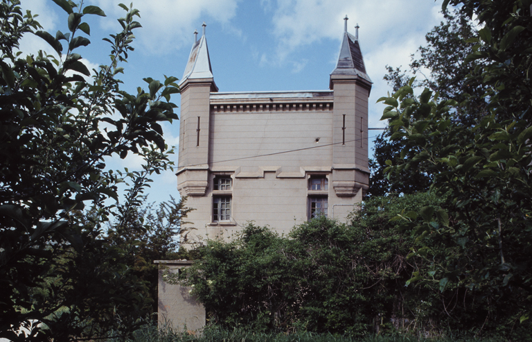 Façade latérale sud-ouest.