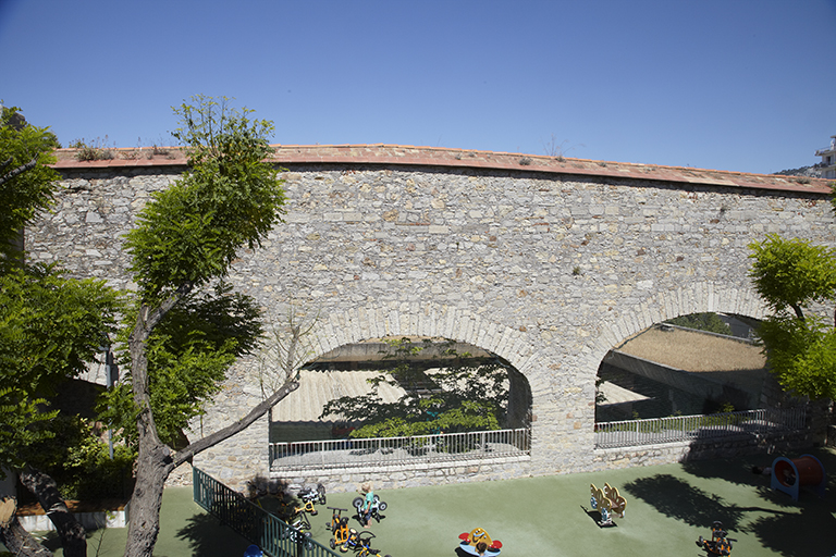 Bastion Saint-Bernard. Ancien mur de soutènement de la gorge du cavalier disparu du bastion 7.