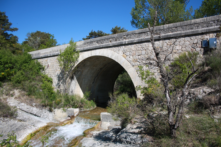 pont sur le Bau