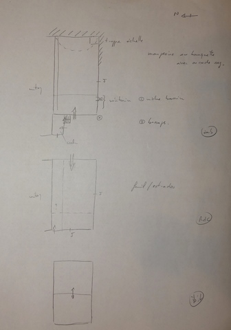 Plans schématiques du bâtiment. En haut, étage de soubassement. Au milieu : rez-de-chaussée surélevé. En bas : toit.
