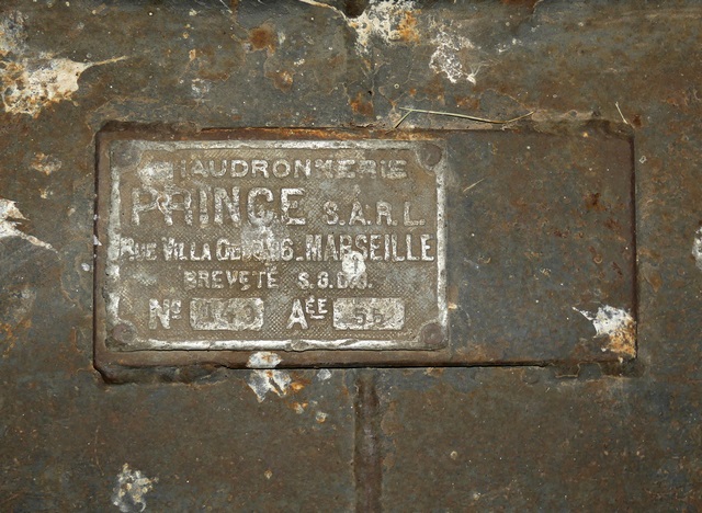 Cuve Prince. Partie haute, plaque de la Chaudronnerie Prince.