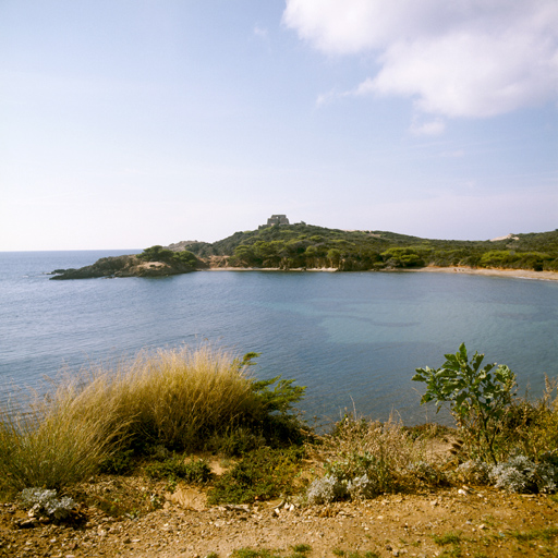 Le fort et la presqu'île du Grand Langoustier vus de l'est.