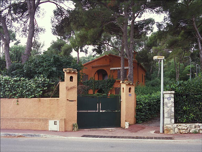 Saint-Jean-Cap-Ferrat. Portail régionaliste (villa Carioca).
