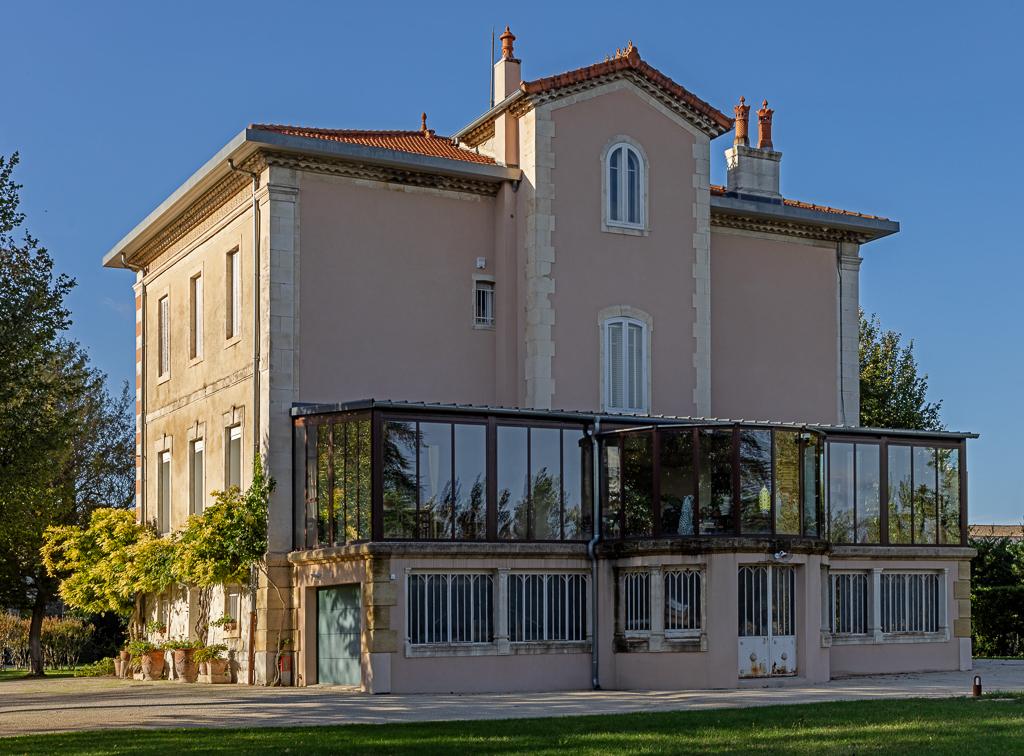 Façade nord : vue générale. 