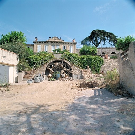 maison de villégiature de négociant dite Villa Helvétia, puis cité ouvrière dite Lotissement Penarroya