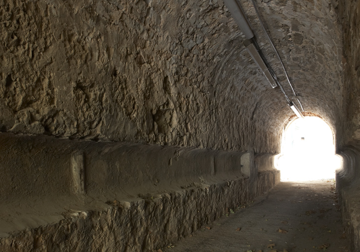 Galerie-poterne de communication de la cour du fort au fossé-cour sud.