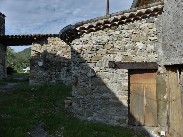 Bâtiment du logis. Adjonction du cuvage, vue d'ensemble prise de l'est.