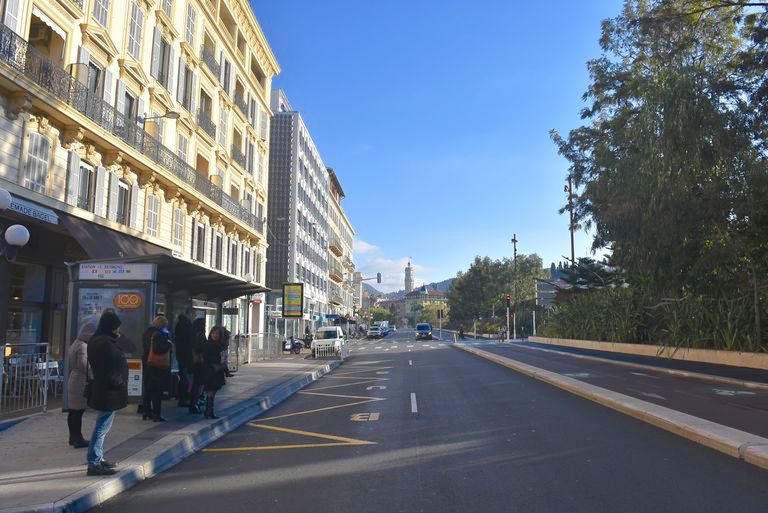 quai Saint-Jean-Baptiste, promenade des bords du Paillon, actuellement avenues Félix-Faure et Saint-Jean-Baptiste.