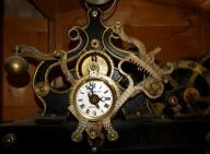 Horloge d'édifice et mécanisme d'horloge
