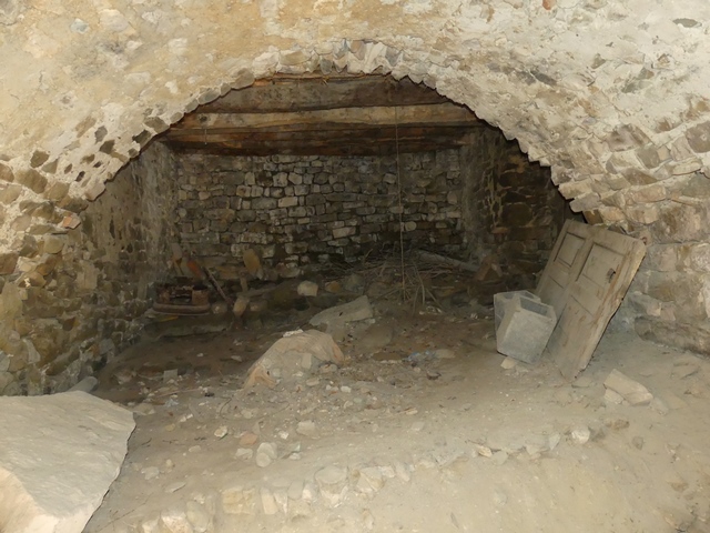 Etage de soubassement, cellier nord. Vue de volume prise de l'est.