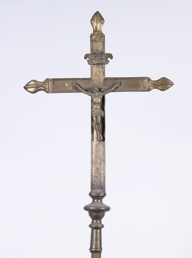 croix de procession : Christ en croix (N° 3)