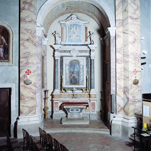 ensemble de l'autel et retable (N° 3) de la Pietà (autel, 2 gradins d'autel, retable)