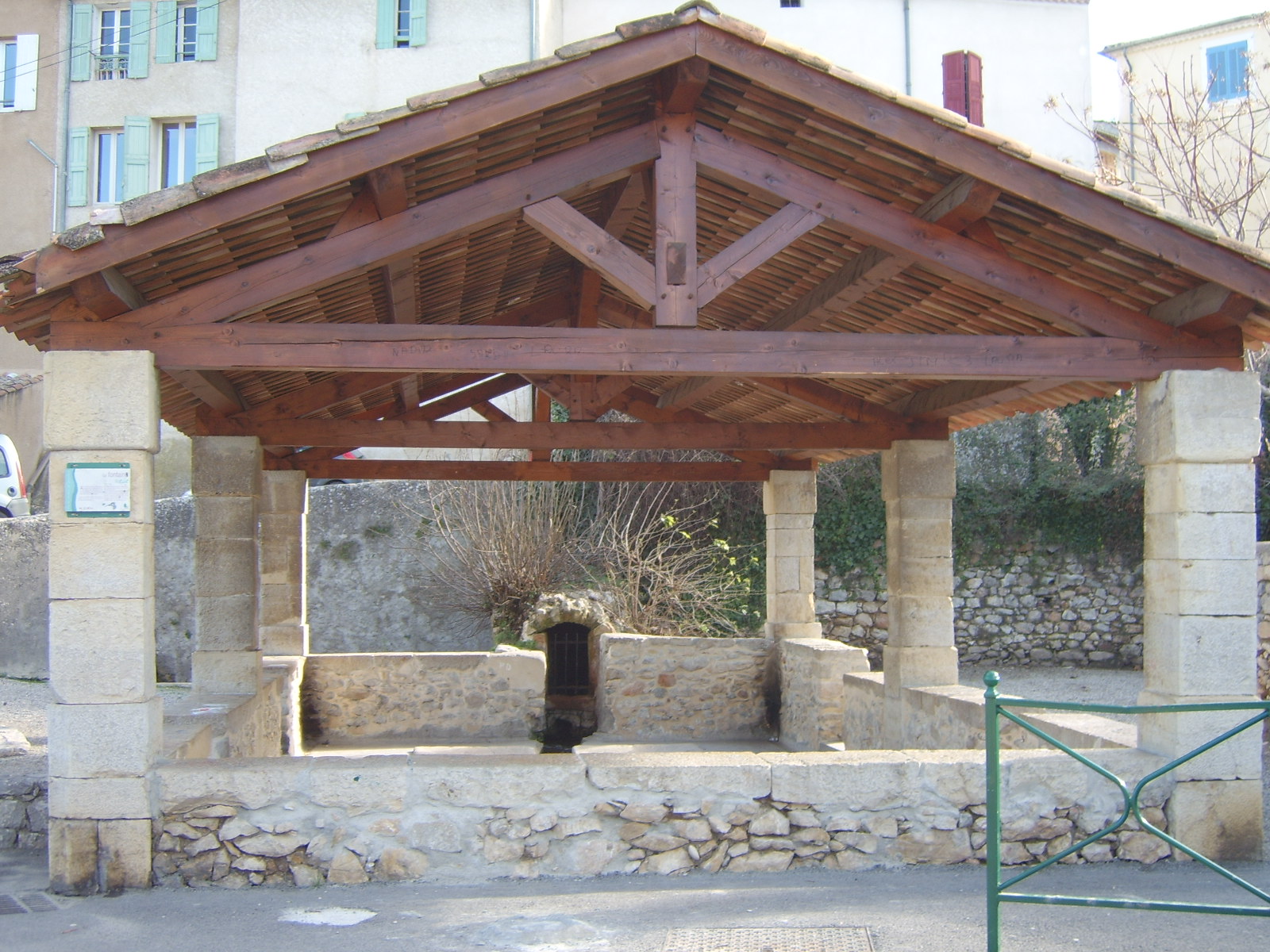 Fontaine et lavoir dits des lavandières