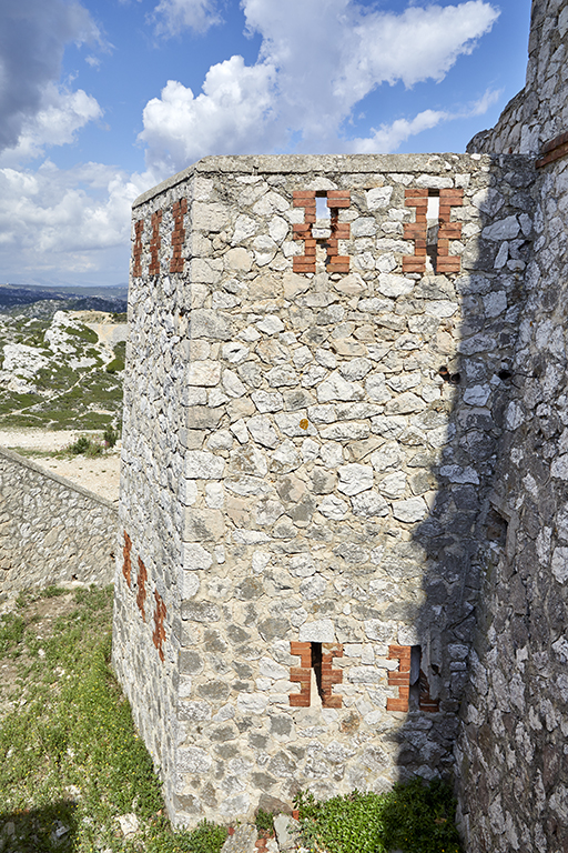 Tourelle bastionnée caponnière.