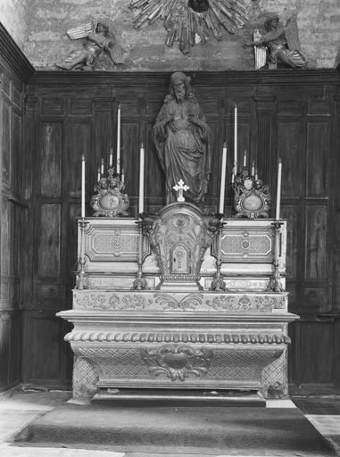 ensemble du maître-autel : autel, gradins d'autel (2), tabernacle