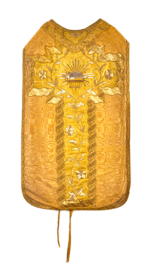 Chasuble, étole, manipule, voile de calice (ornement or)