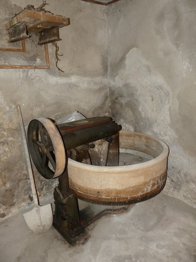 Pétrin mécanique Corse de la boulangerie Plat, au bourg de Ribiers.