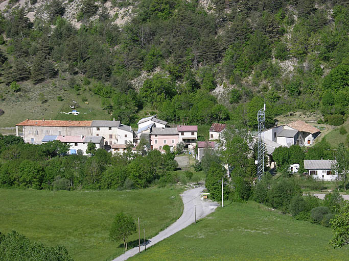 La Rivière, vue de situation prise de l'est.