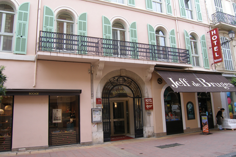 Hôtel de voyageurs dit Grand Hôtel Victoria, puis Hôtel du Littoral, puis Le Balmoral